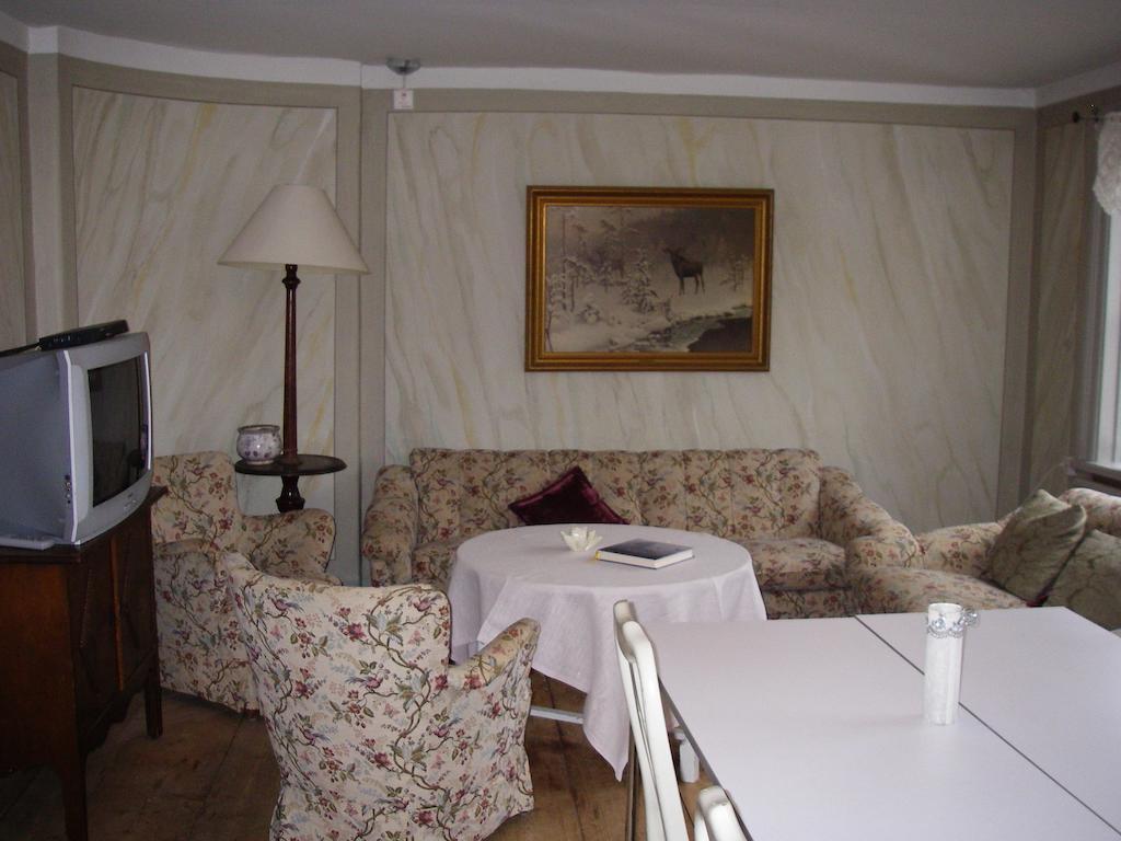 Bed and Breakfast Tullgarns Vardshus Vagnharad Экстерьер фото